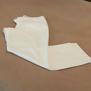 White Gloria Vanderbilt pants